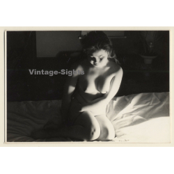 Erotic Study: Natural Nude Asian Female *5 (Vintage Photo ~1940s/1950s)