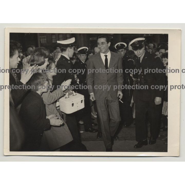 GIlbert Becaud Amongst Fans / Protected By Police Charleroi (Vintage Photo 1960s)