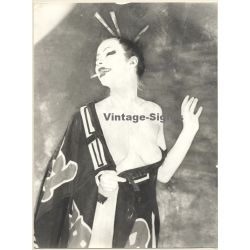 Erotic Study by Pjotr Van Moock: Nude Geisha *2 / Cigarette - Kimono (Vintage XL Photo 40 x 30 CM 1980s)
