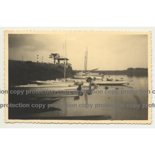 Yacht Club Léopoldville (Kinshasa) / Belgian Congo (Vintage Photo PC B/W ~ 1940s)