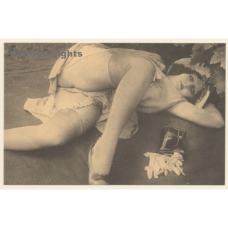 1920s Erotica: Lascivious Flapper*2 / Legs - Risqué - Boudoir (PC Weltpostverein RE ~1960s)