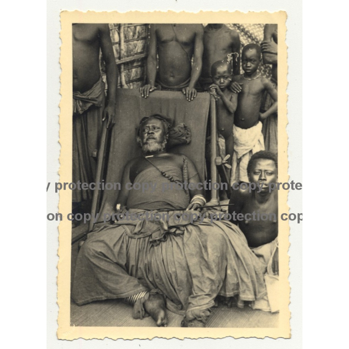 Tribe Chief? Surrounded By Kids / Congo? (Vintage Photo B/W ~1930s/1940s)