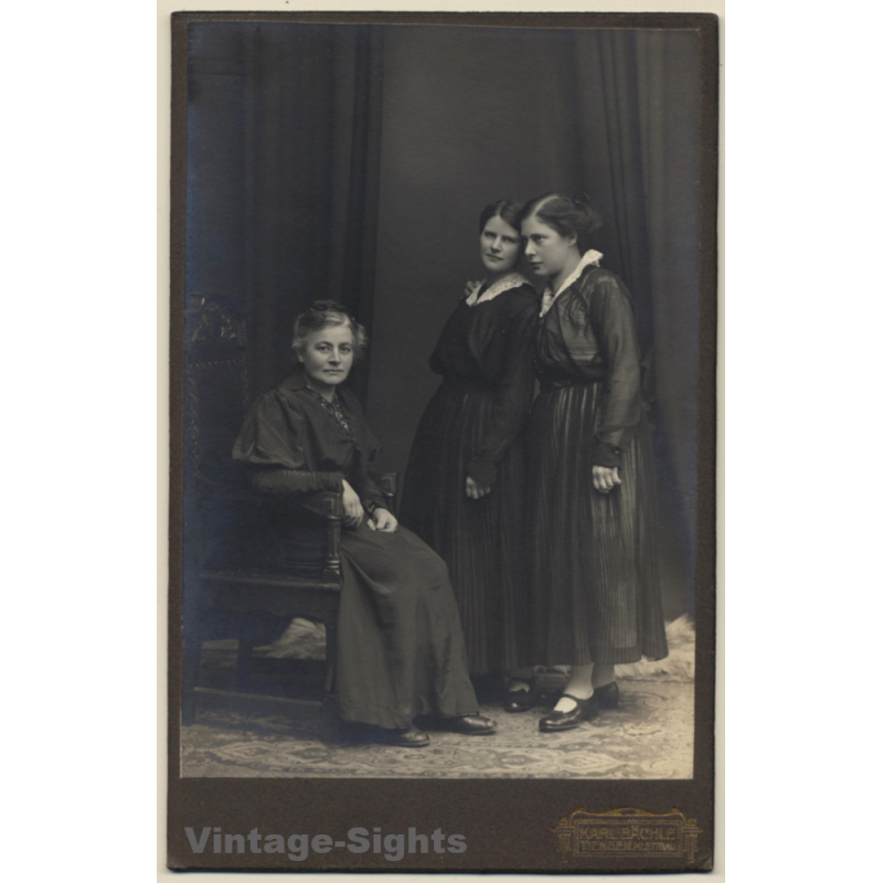 Karl Bächle / Tiengen: Elegant Mother & Her 2 Daughters (Vintage Cabinet Card ~1910s)