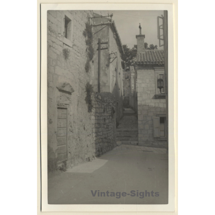 Rab / Croatia: Gornja Ulica - Obere Gasse (Vintage RPPC 1937)