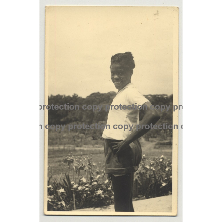 Snapshot Of Sweet African Girl In Shorts (Vintage Photo PC B/W ~1950s)