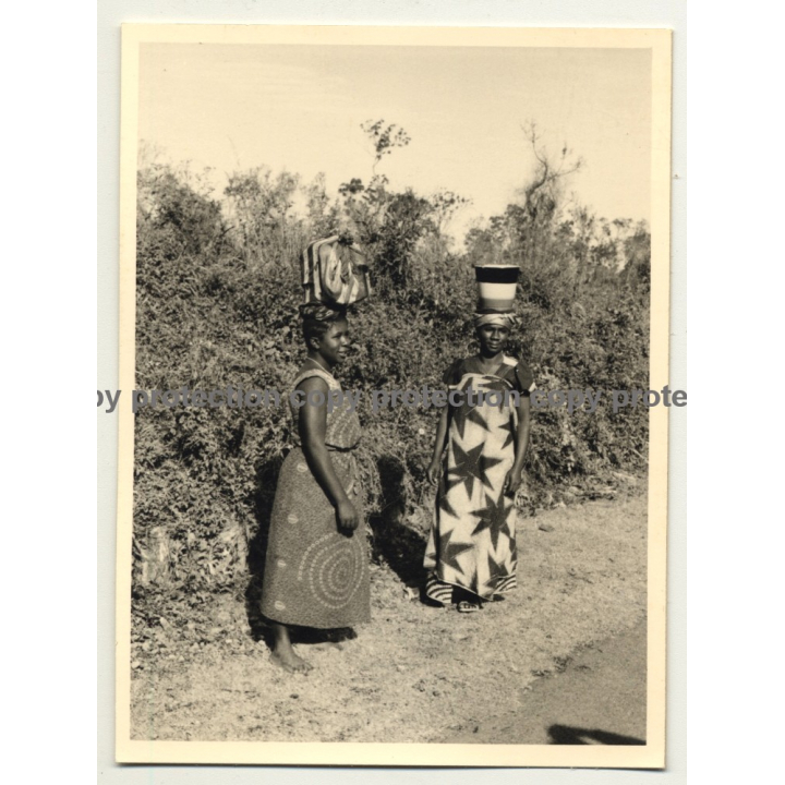 2 African Females In Beautiful Traditional Dresses / Head-Carrying  (Vintage Photo B/W ~1950s)