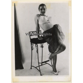 Erotic Study: Cheeky Brunette Undressing *4 / Bra (Vintage Photo ~1950s)