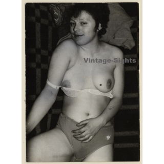 Erotic Study: Natural Shorthaired Semi Nude*1 (Vintage Photo GDR ~1980s)