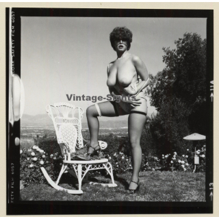 Erotic Study: Racy Busty Semi Nude Pin-up Outdoors*1 / Standing (Vintage Contact Sheet Photo 1970s/1980s)