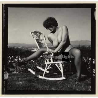 Erotic Study: Racy Busty Semi Nude Pin-up Outdoors*5 / Rocking Chair (Vintage Contact Sheet Photo 1970s/1980s)