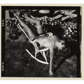 Erotic Study: Racy Busty Semi Nude Pin-up Outdoors*12 / Garter (Vintage Contact Sheet Photo 1970s/1980s)