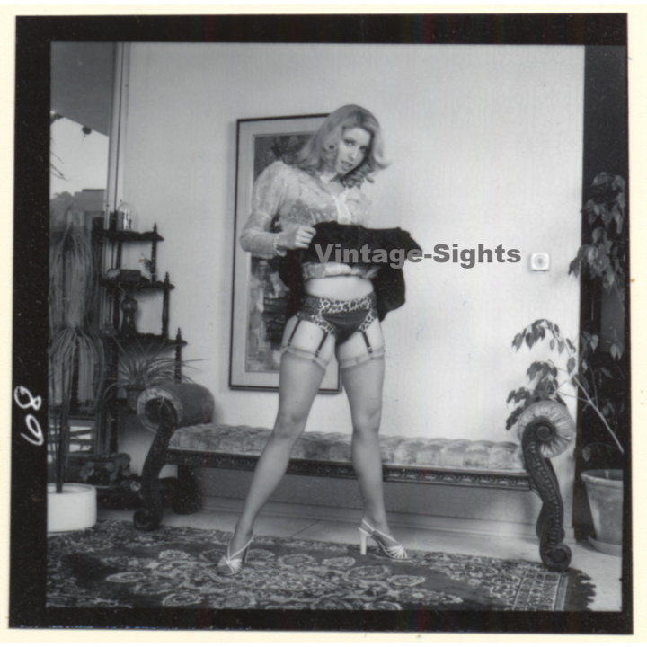 Erotic Study: Semi Nude Blonde Pin-Up Judy Moore*7 / Panties (Vintage Contact Sheet Photo 1970s/1980s)
