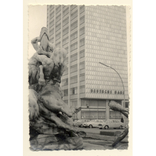 Hamburg Altona: Deutsche Bank Hochhaus & Stuhlmannbrunnen (Vintage Photo ~1960s)