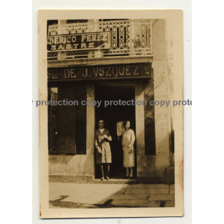 Coruña / Spain: Calzados J. Vazquez / Zapateria (Vintage Photo ~1930s)