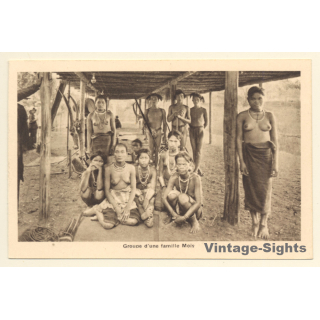 Annam / Vietnam: Group D'une Famille Moïs / Nude - Ethnic - Ear Stretching (Vintage PC ~1920s/1930s)