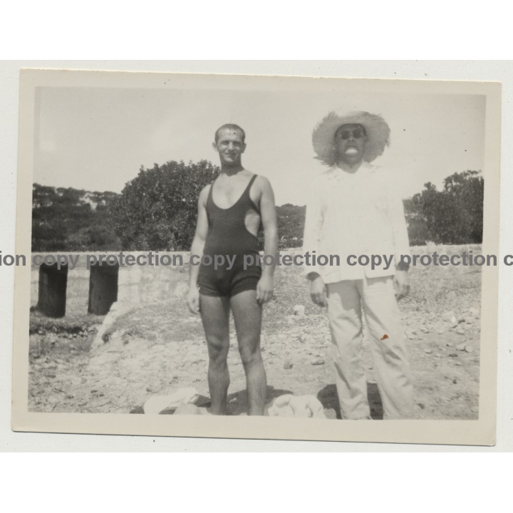 Mallorca - Baleares: Handsome Man In Funky Swimsuit / Gay INT (Vintage Photo ~1940s)