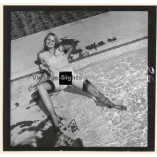 Erotic Study: Pretty Blonde Nude At Swimming Pool *5 (Vintage Contact Sheet 1970s/1980s)