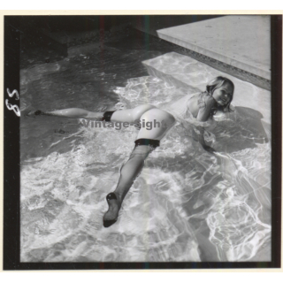 Erotic Study: Pretty Blonde Nude At Swimming Pool *6 (Vintage Contact Sheet 1970s/1980s)