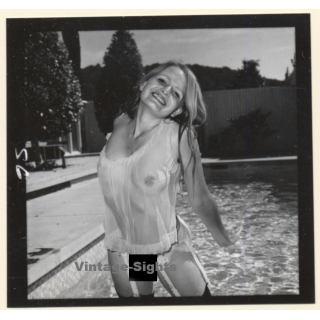 Erotic Study: Pretty Blonde Nude At Swimming Pool *7 (Vintage Contact Sheet 1970s/1980s)