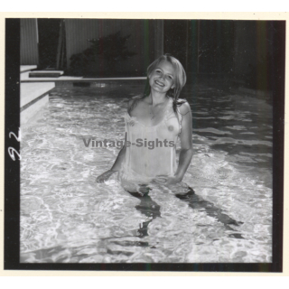 Erotic Study: Pretty Blonde Nude At Swimming Pool *8 (Vintage Contact Sheet 1970s/1980s)