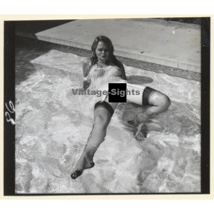 Erotic Study: Pretty Blonde Nude At Swimming Pool *10 (Vintage Contact Sheet 1970s/1980s)