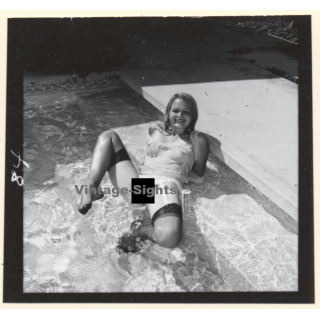 Erotic Study: Pretty Blonde Nude At Swimming Pool *11 (Vintage Contact Sheet 1970s/1980s)