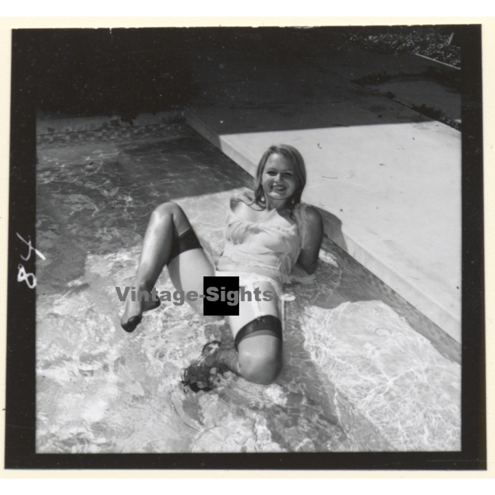 Erotic Study: Pretty Blonde Nude At Swimming Pool *11 (Vintage Contact Sheet 1970s/1980s)