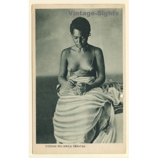 Africa: Shorthaired Native Topless Female - Sarong / Risqué - Ethnic Nude (Vintage PC 1935)