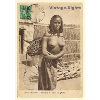 Africa Orientale: Portatrice Di Acqua In Ghirba *2 / Nude - Ethnic (Vintage Postcard)