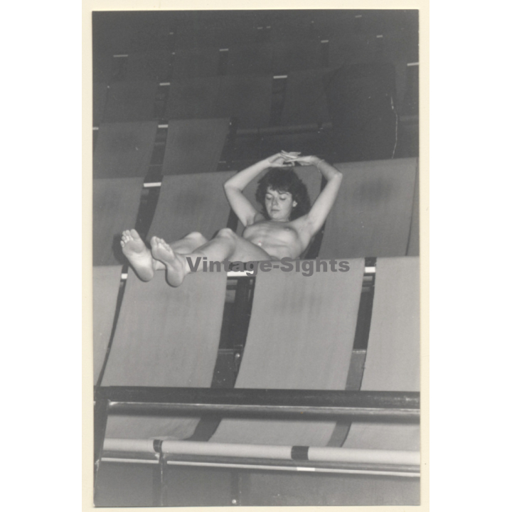 Cool Take Of Natural Nude Woman On Theatre Seat (Vintage Photo France ~1980s)