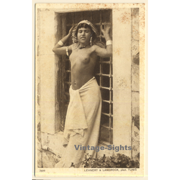 Lehnert & Landrock N°2519: Topless Native Female / Ethnic (Vintage PC 1910s/1920s)