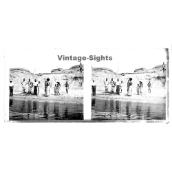 N'Djili - Kimpoko - Léopodville / Congo: Indigenouts Tribe Members On River Shore (Vintage Stereo Glass Plate 1934)