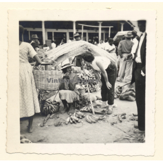 Santander de Quilichao / Colombia: Local Market - Puesto de Platanos (Vintage Photo 1957)
