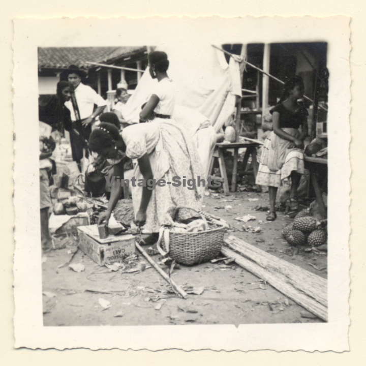 Santander de Quilichao / Colombia: Local Market - Native Street Vendors (Vintage Photo 1957)