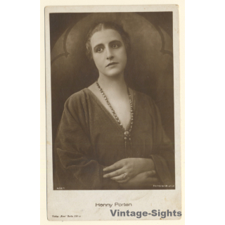 Henny Porten / Actress - Ross Verlag 423/1 (Vintage RPPC 1920s/1930s)