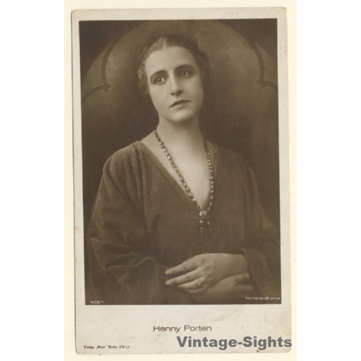Henny Porten / Actress - Ross Verlag 423/1 (Vintage RPPC 1920s/1930s)