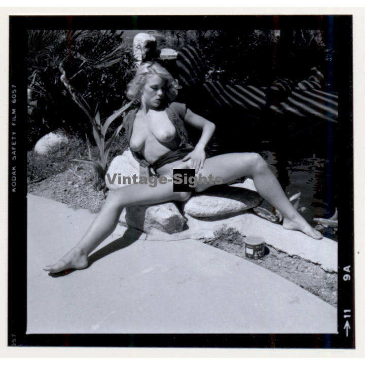 Erotic Study: Racy Blonde Nude Relaxes In The Sun*4 / Legs (Vintage Contact Print 1970s/1980s)