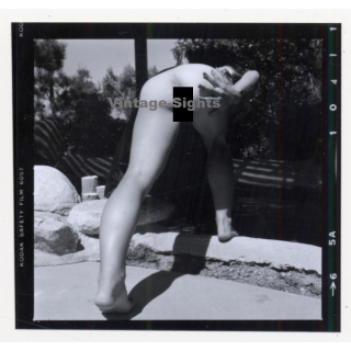 Erotic Study: Racy Blonde Nude Relaxes In The Sun*12 / Rear View (Vintage Contact Print 1970s/1980s)