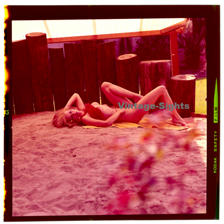 Erotic Study: Pretty Blonde Woman Outdoors*16 / On Floor (Vintage Diapositive KORENJAK 1970s/1980s)