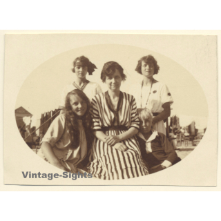 Blankenberge: Mother & Kids - Beach Scene / Fashion (Vintage Photo 1921)