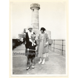 Blankenberge: Great Take Of 2 Elegant Females & Boy / Lighthouse - Pier - Fashion (Vintage Photo 1921)