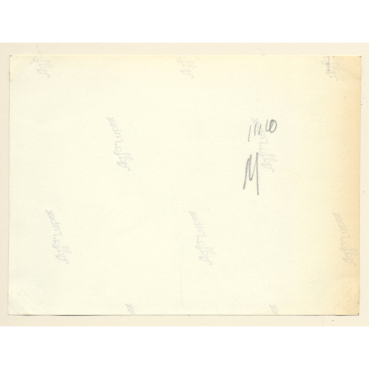 Heist: Father, Daughter & Son Sitting In The Dunes / Fashion (Vintage Photo 1914)