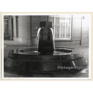 Wallonia / Belgium: Fountain Dedicated To Bernard Anselme & Roger Delcroix (Vintage Photo 1990s/2000s)