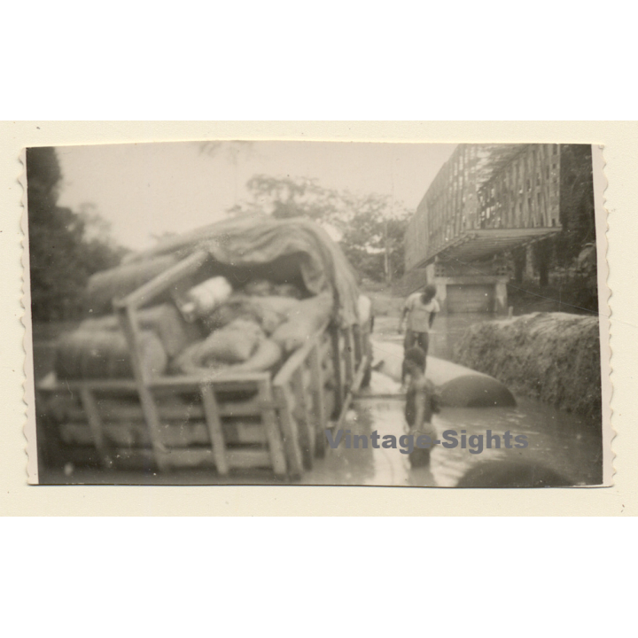 Liberia: Le Bac / Lorry Missed Ferry - Stuck In River (Vintage Photo ~1950s)