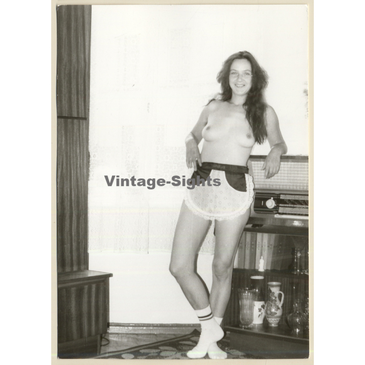 Erotic Study: Smiling Nude Female With Apron (Vintage Photo GDR ~1980s)