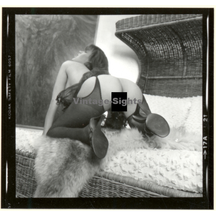 Erotic Study: Slim Curvy Nude On Ratan Beach Chair*10 (Vintage Contact Print 1970s/1980s)