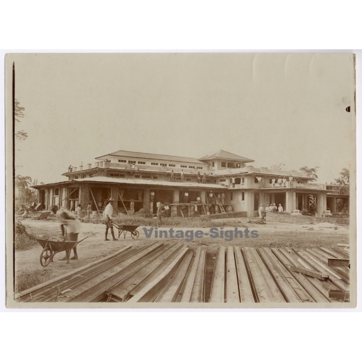 Coquilhatville / Congo Belge: Hospital Reine Elisabeth Construction Site *2 (Vintage Photo 1930)
