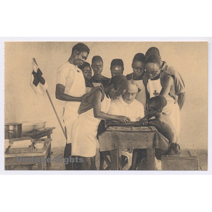 Congo Belge: Formation des infirmiers noirs de la Croix Rouge / Red Cross (Vintage PC ~1920s)