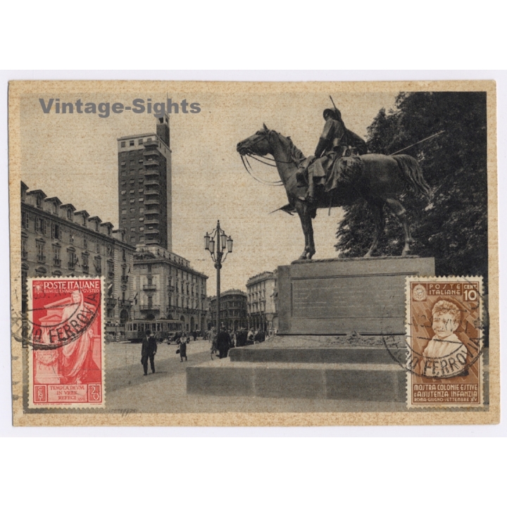 Torino / Italy: Piazza Castello - Monumento al Cavaliere d'Italia (Vintage PC 1937)