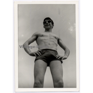 Handsome Young Man In Swimming Trunks*6 / Gay INT (Vintage Photo 1960s)